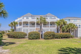 121 SE 67th Street, Oak Island, NC 28465