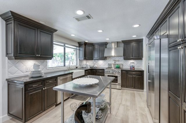 579 E Portland Avenue, Fresno, CA 93720