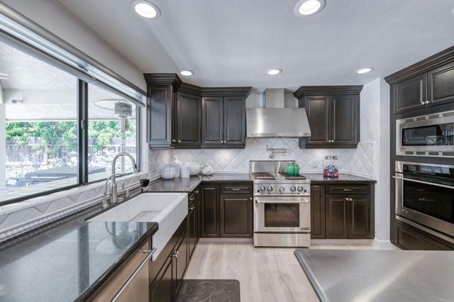 579 E Portland Avenue, Fresno, CA 93720