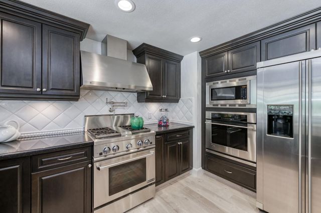579 E Portland Avenue, Fresno, CA 93720