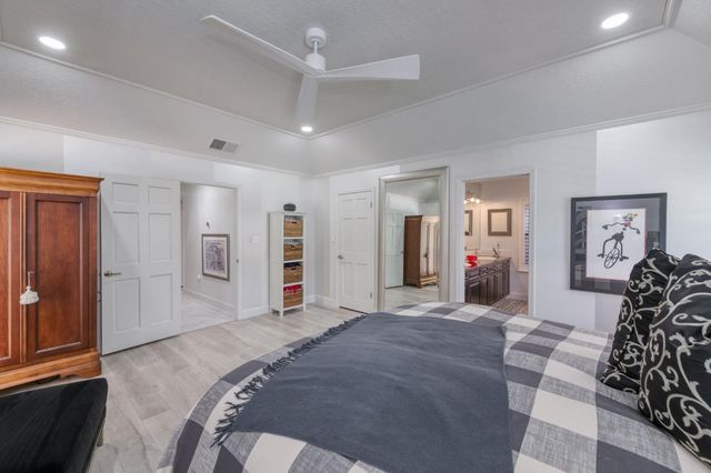 579 E Portland Avenue, Fresno, CA 93720