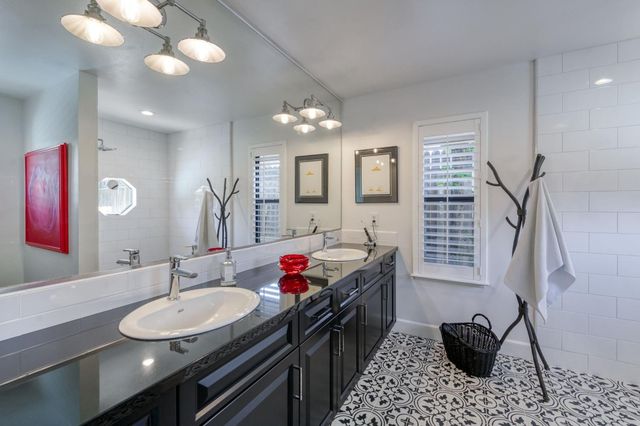 579 E Portland Avenue, Fresno, CA 93720