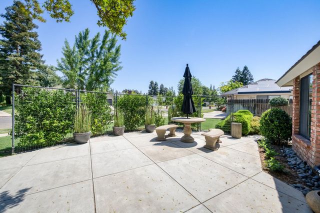 579 E Portland Avenue, Fresno, CA 93720