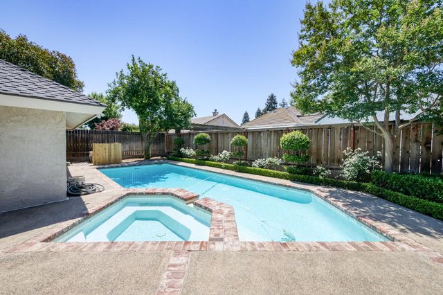 579 E Portland Avenue, Fresno, CA 93720