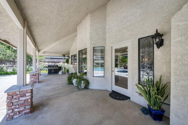 579 E Portland Avenue, Fresno, CA 93720