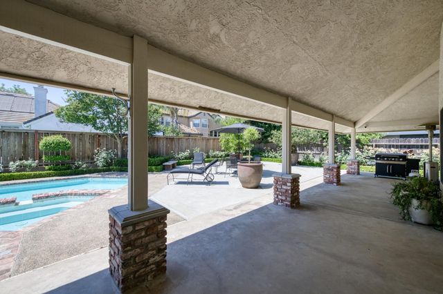 579 E Portland Avenue, Fresno, CA 93720