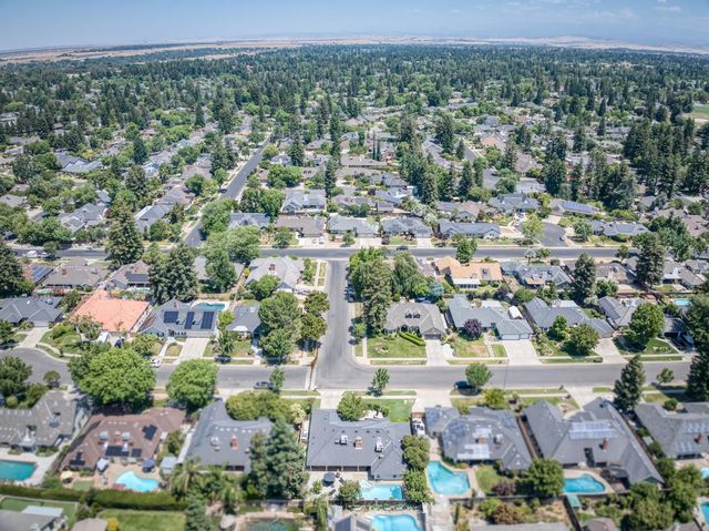 579 E Portland Avenue, Fresno, CA 93720