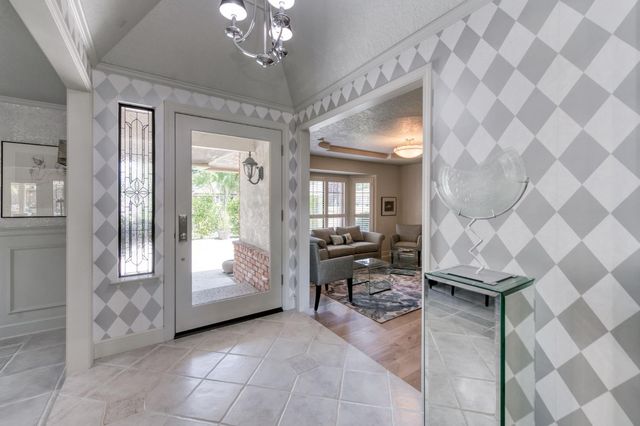 579 E Portland Avenue, Fresno, CA 93720
