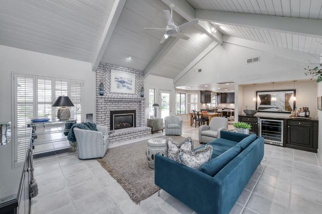 579 E Portland Avenue, Fresno, CA 93720
