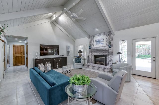 579 E Portland Avenue, Fresno, CA 93720