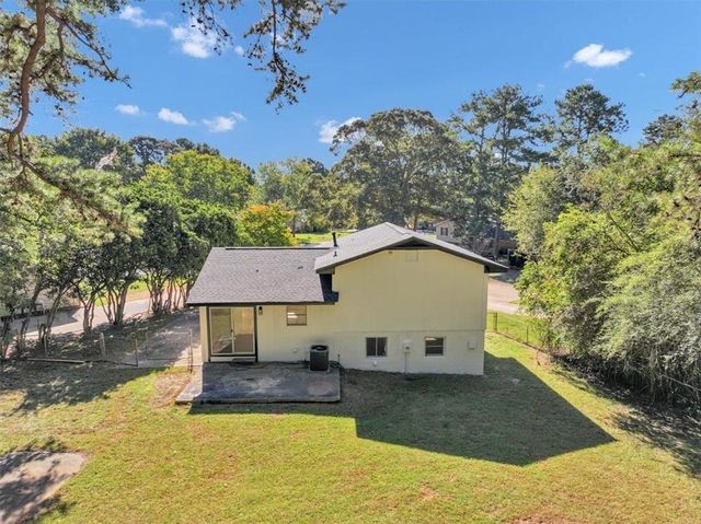 7977 Flanders Ct, Jonesboro, GA 30238
