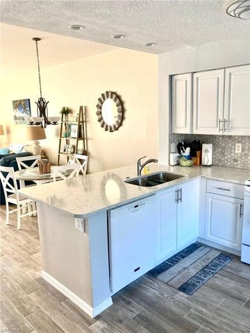 6750 Huntington Lakes CIR 103, Naples, FL 34119