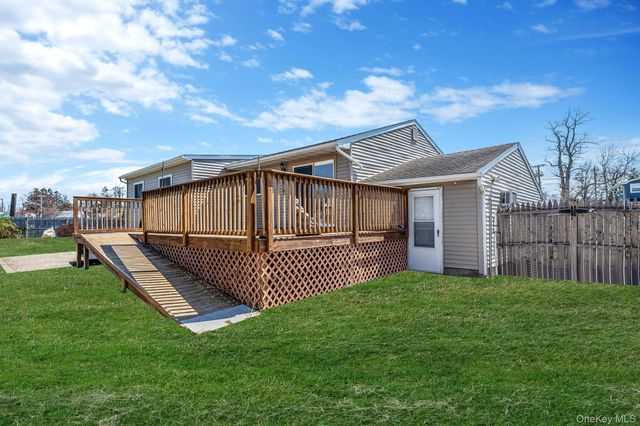 33 Hinton Avenue, Babylon, NY 11702