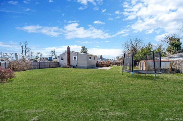 33 Hinton Avenue, Babylon, NY 11702