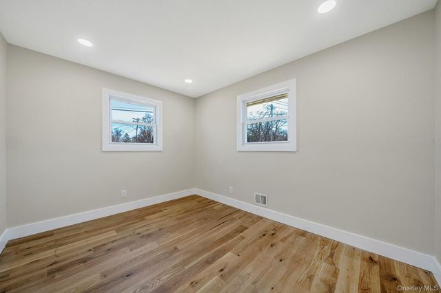 33 Hinton Avenue, Babylon, NY 11702