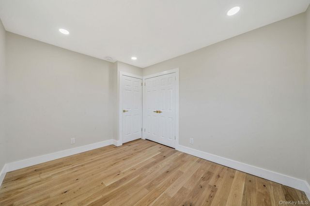 33 Hinton Avenue, Babylon, NY 11702