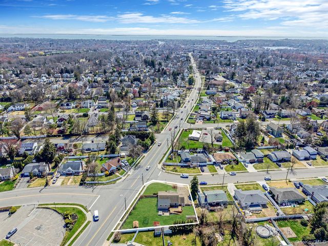 33 Hinton Avenue, Babylon, NY 11702