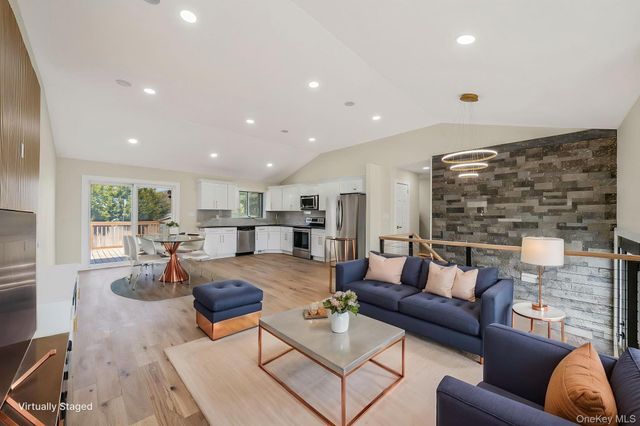 33 Hinton Avenue, Babylon, NY 11702