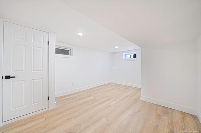 33 Hinton Avenue, Babylon, NY 11702