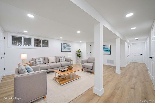 33 Hinton Avenue, Babylon, NY 11702
