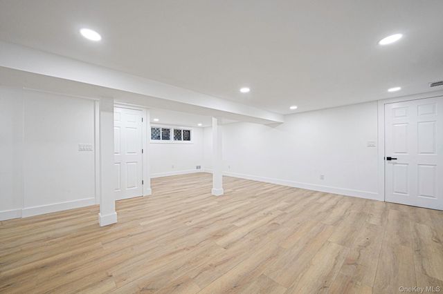 33 Hinton Avenue, Babylon, NY 11702