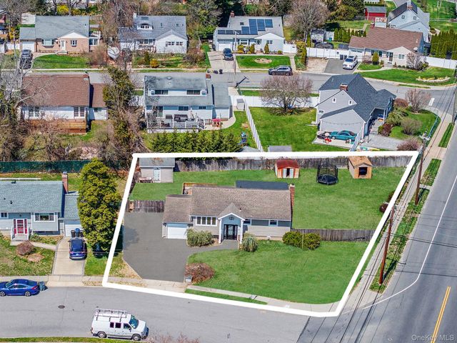 33 Hinton Avenue, Babylon, NY 11702