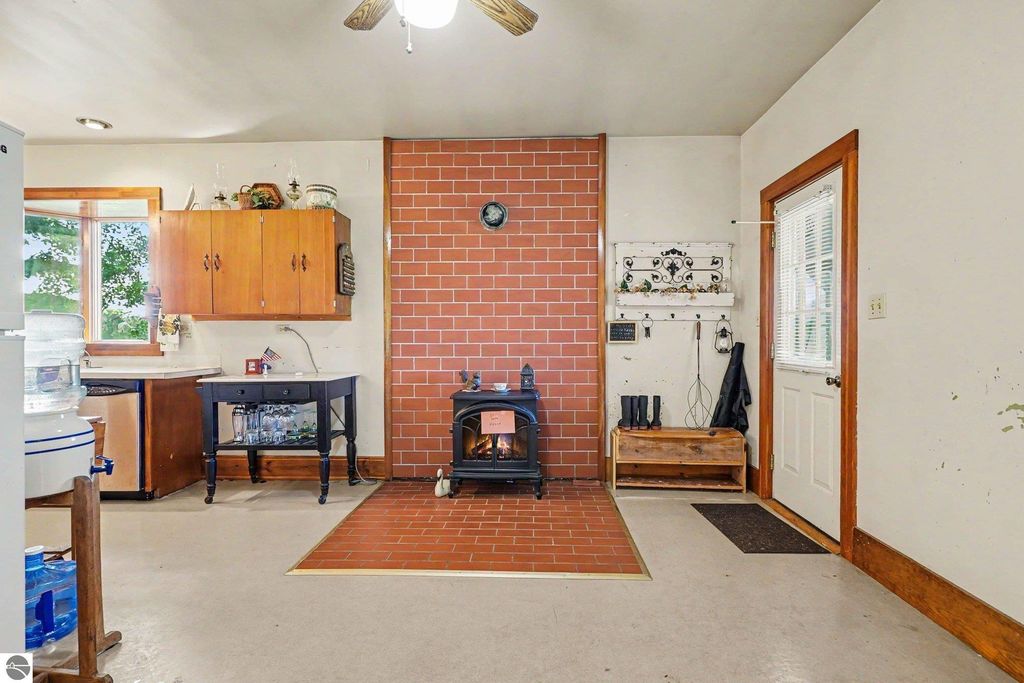 Image 11 of property listing at 3780 E Coe Road, Shepherd, MI 48883