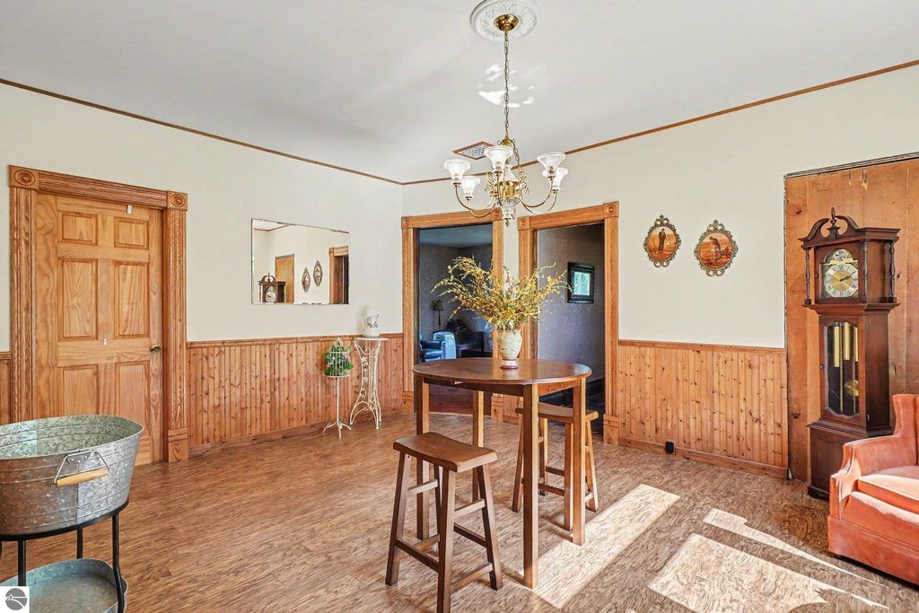 Image 14 of property listing at 3780 E Coe Road, Shepherd, MI 48883
