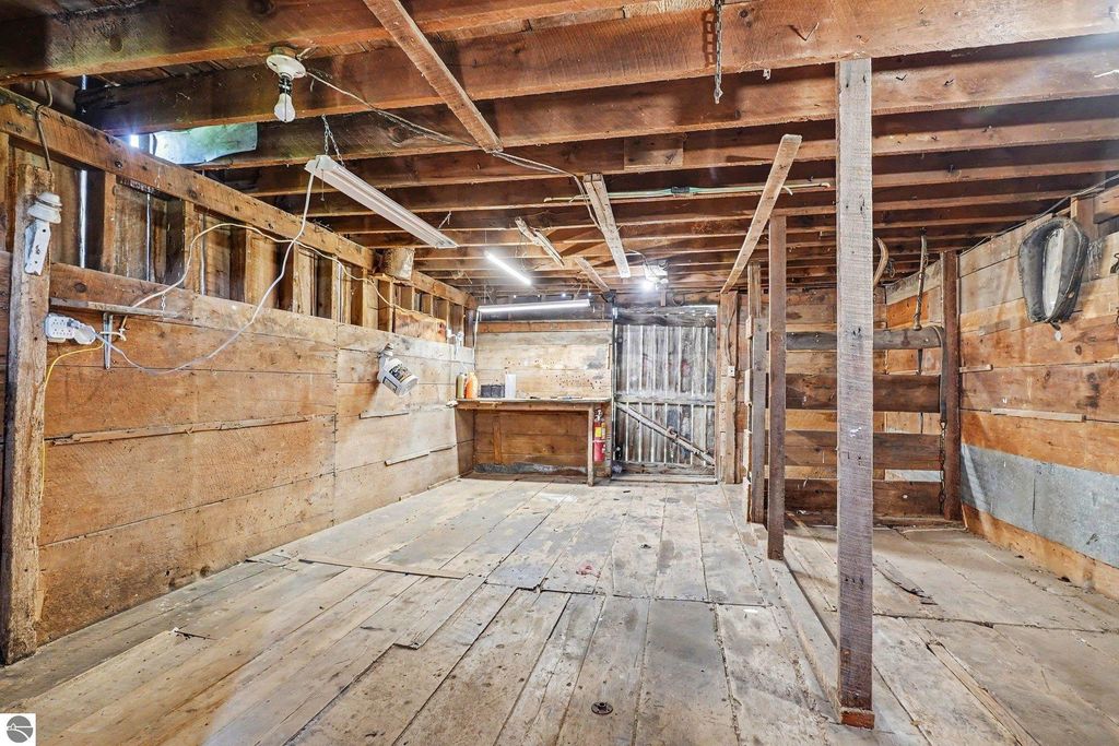 Image 23 of property listing at 3780 E Coe Road, Shepherd, MI 48883