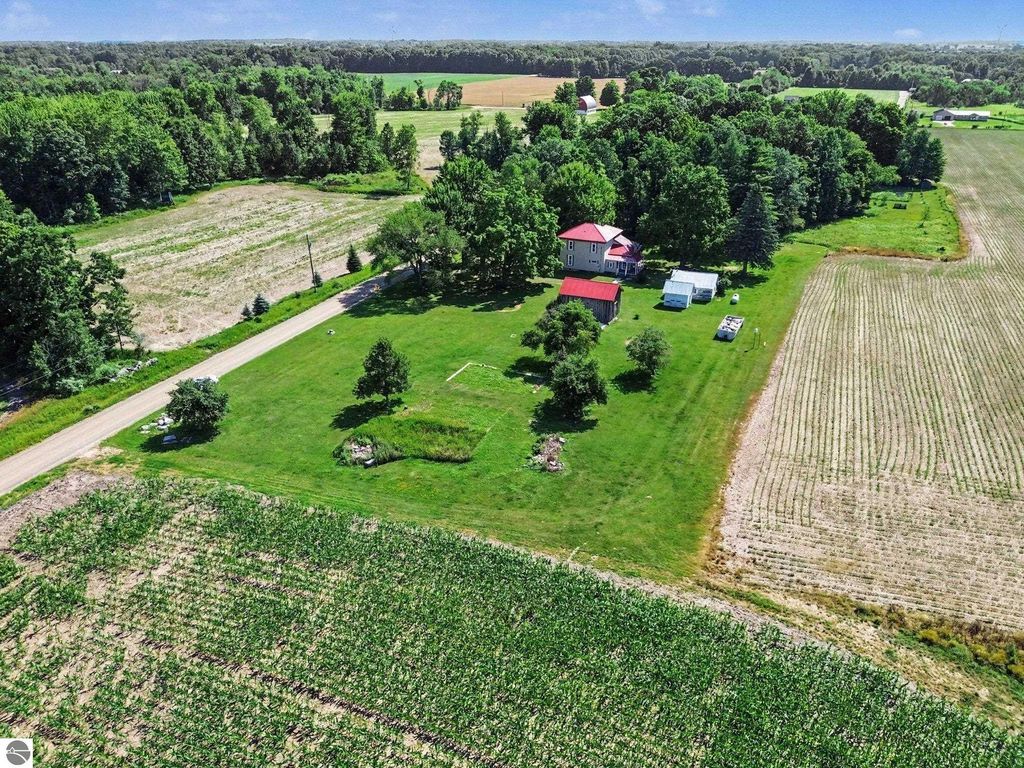 Image 27 of property listing at 3780 E Coe Road, Shepherd, MI 48883