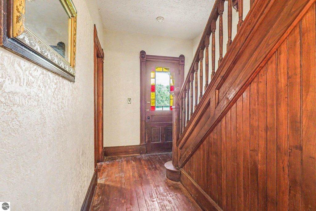 Image 6 of property listing at 3780 E Coe Road, Shepherd, MI 48883