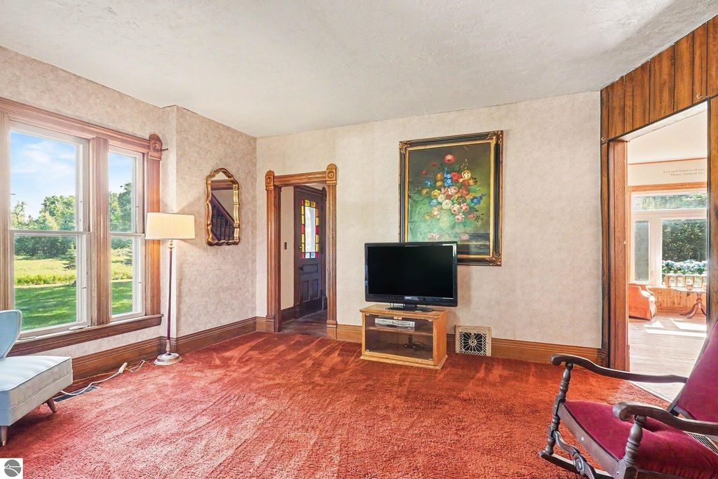 Image 7 of property listing at 3780 E Coe Road, Shepherd, MI 48883
