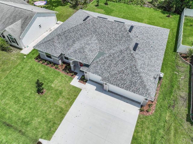64 Bennett Ln, Palm Coast, FL 32137