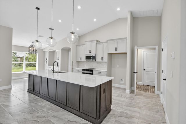 64 Bennett Ln, Palm Coast, FL 32137