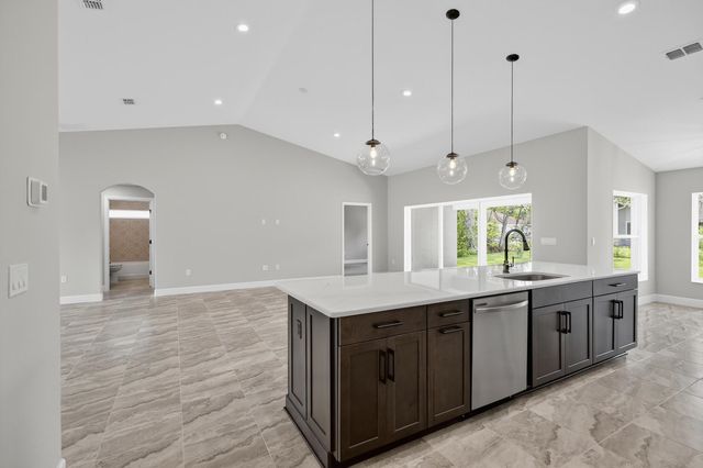 64 Bennett Ln, Palm Coast, FL 32137