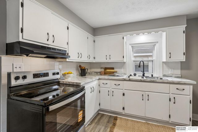 92 S Clarkson Street, Fremont, NE 68025