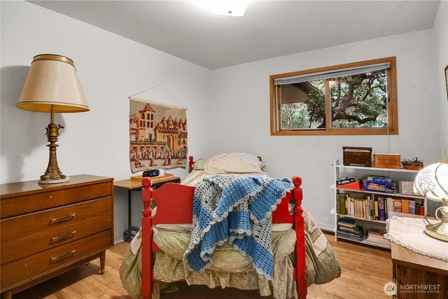 18703 50th Avenue NE, Lake Forest Park, WA 98155