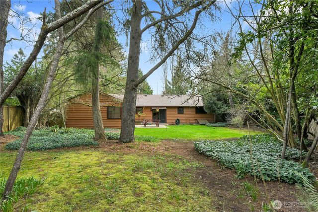 18703 50th Avenue NE, Lake Forest Park, WA 98155