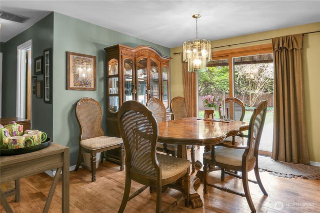 18703 50th Avenue NE, Lake Forest Park, WA 98155