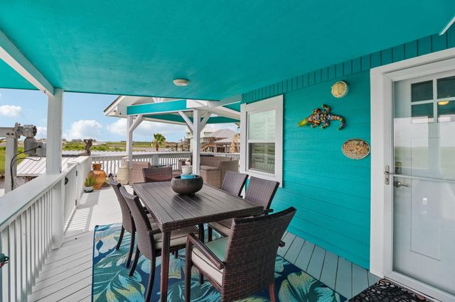 130 Admiral Lane, Freeport, TX 77541