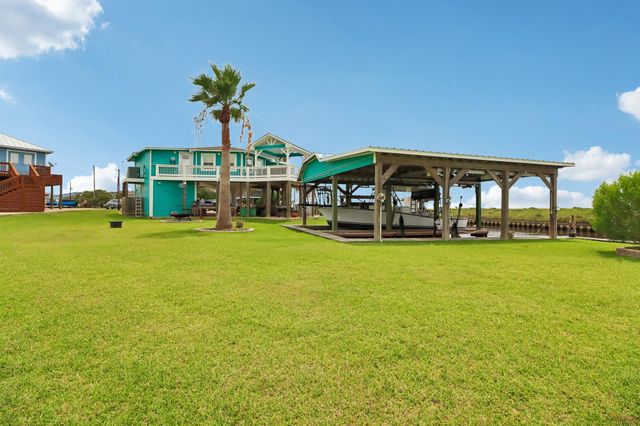 130 Admiral Lane, Freeport, TX 77541