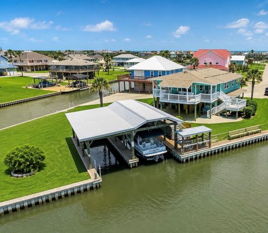 130 Admiral Lane, Freeport, TX 77541