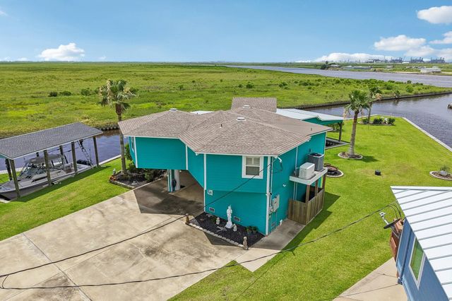 130 Admiral Lane, Freeport, TX 77541