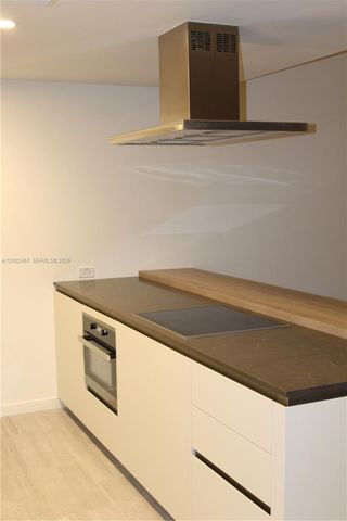 1000 Brickell Plz 1906, Miami, FL 33131