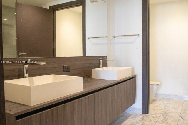 1000 Brickell Plz 1906, Miami, FL 33131