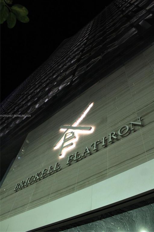 1000 Brickell Plz 1906, Miami, FL 33131
