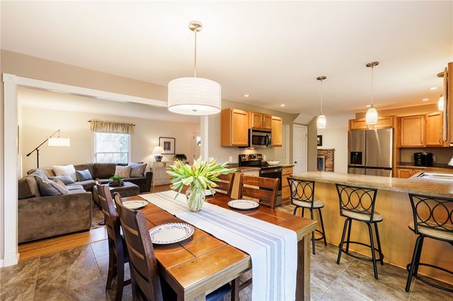 5 Sugarwood Drive, Pittsford, NY 14534