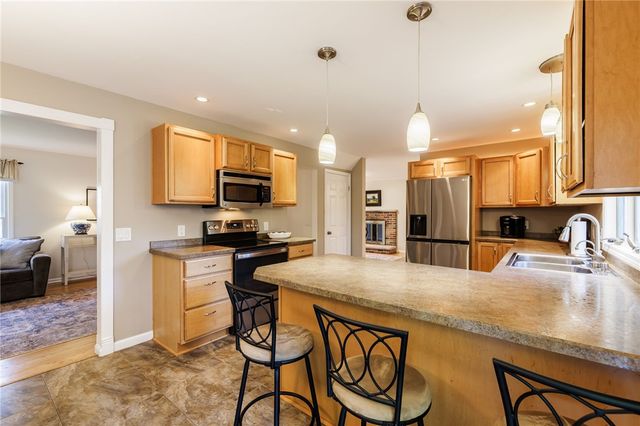 5 Sugarwood Drive, Pittsford, NY 14534