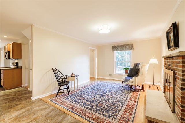 5 Sugarwood Drive, Pittsford, NY 14534