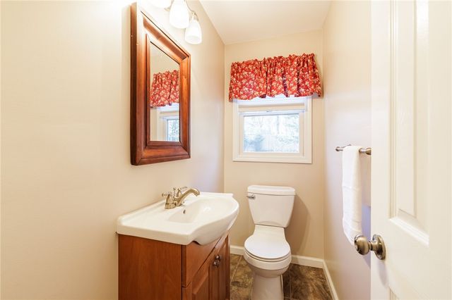 5 Sugarwood Drive, Pittsford, NY 14534